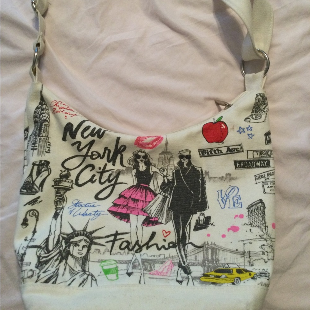 Cute New York bag for summer!